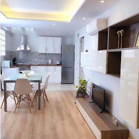 Beautiful 3 Bed In Cristianos Cactus Apartment